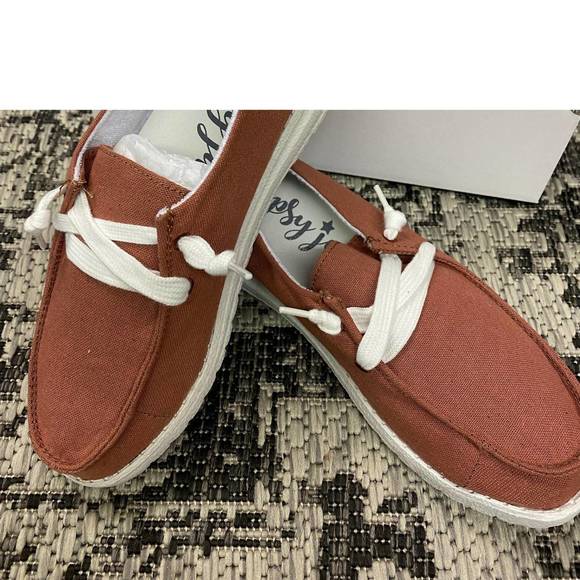 NEW VERY G poppy fashion sneaker in rust - Picture 1 of 3